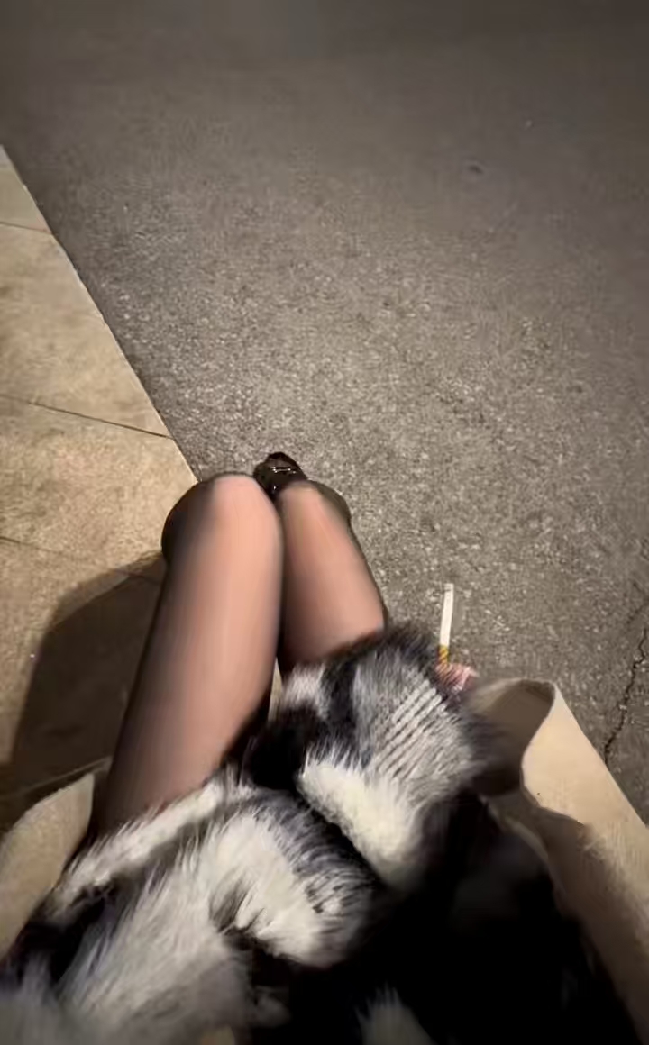 神秘女网友的🦵